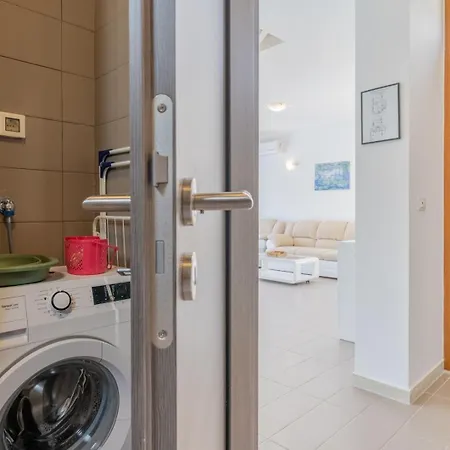 House Irina G - Pool Private Ferienhaus Poreč