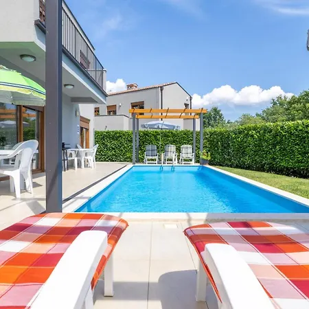 House Irina G - Pool Private Poreč