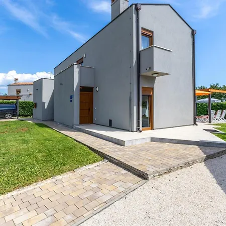 House Irina G - Pool Private Ferienhaus